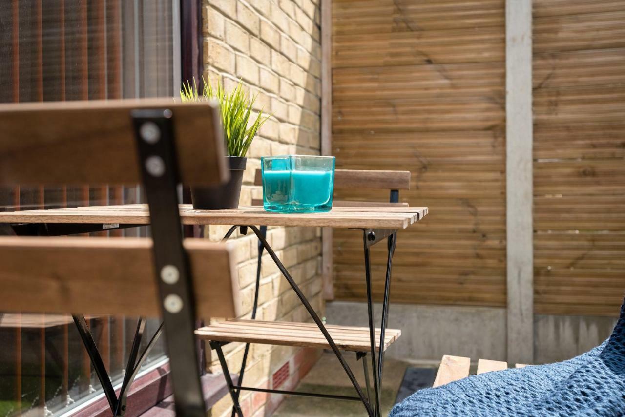 Ferienwohnung Centra Wharf London Exterior foto